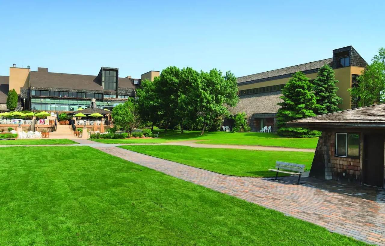 Arrowwood Resort Hotel And Conference Center - Alexandria Exteriör bild